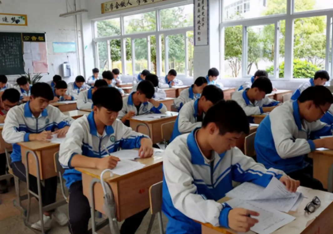 学生想上985、211大学，各科分数达到多少能上岸？班主任给出答案