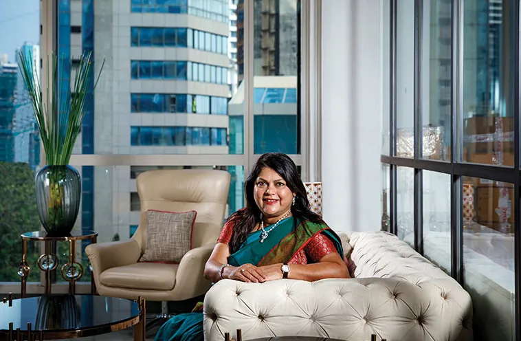 50岁创业，60岁发家，女性创业者纳亚尔和她的印度美妆帝国