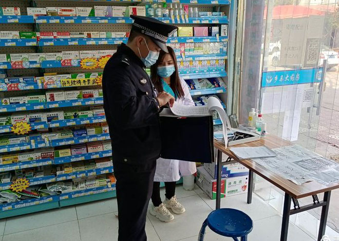 西安临潼公安：持续开展食品药品安全检查，守护辖区群众舌尖上的安全