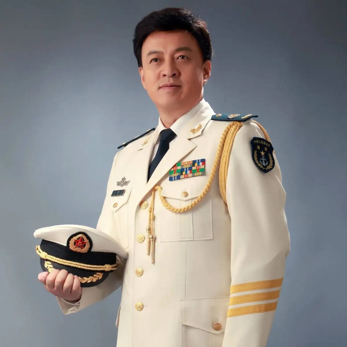 不仅名气大，军衔也高到吓人！这12个明星，个个一身正气堪称清流