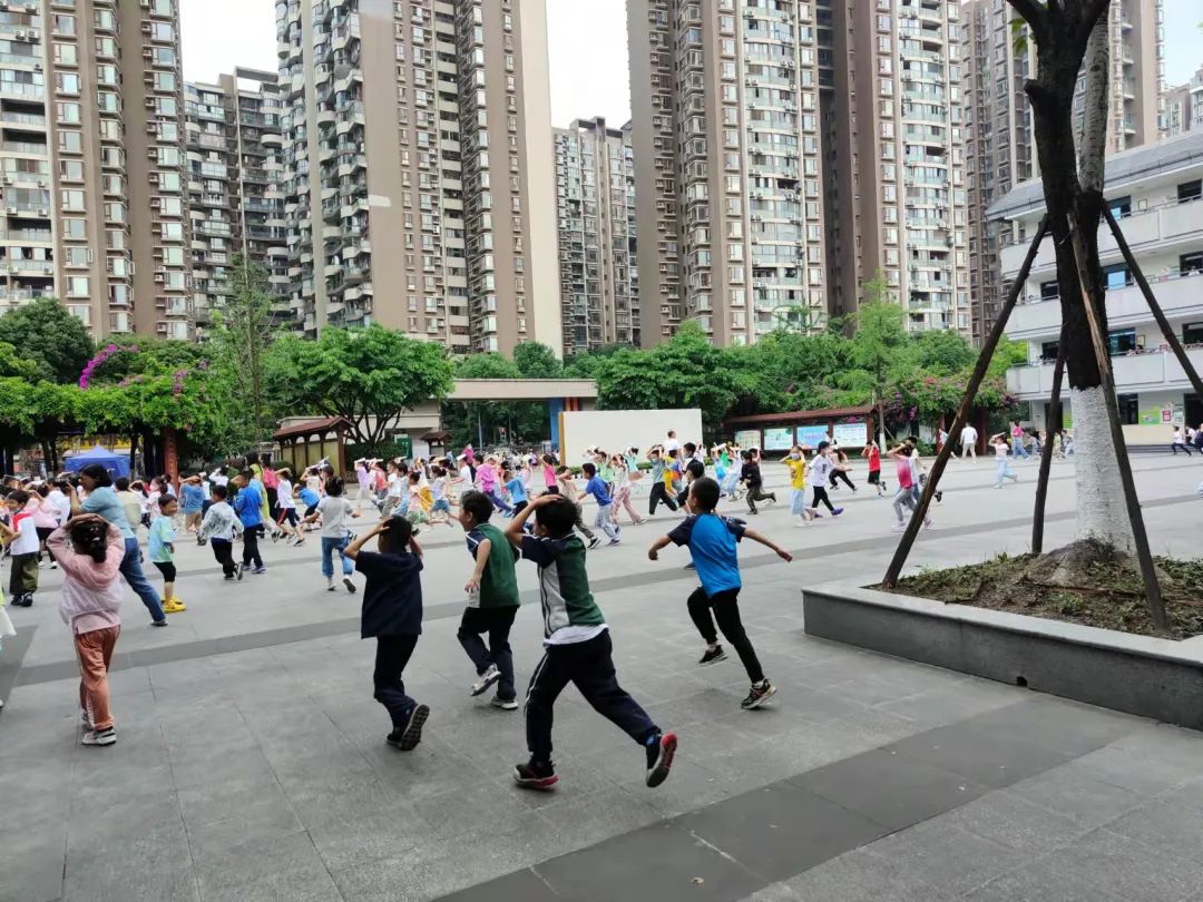 天府新区锦江小学举行“防灾减灾”安全教育周系列活动