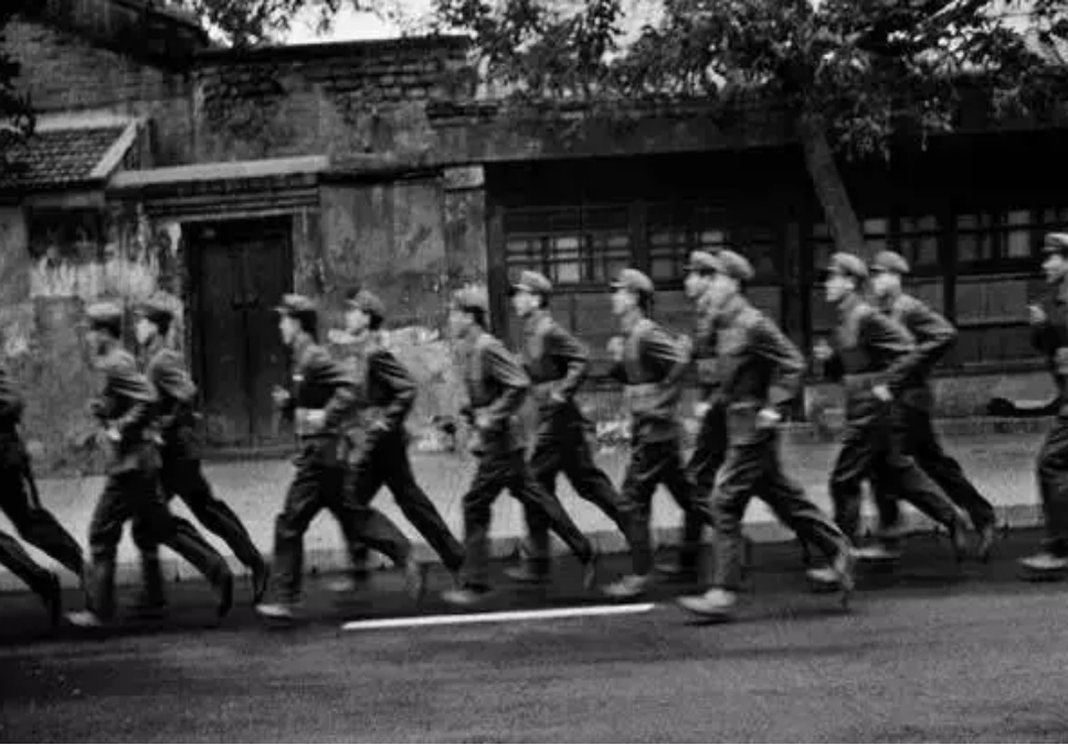 1974年，一个大学生主动退学申请传遍整个中国，周恩来特批同意