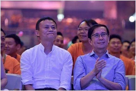 万亿阿里暗退滴滴，一幕刚开始的惊险游戏