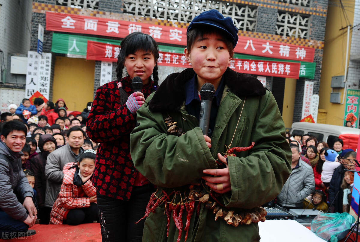 女足世界杯京剧扮演者(两位“大师”没上春晚，却能火到元宵节，靠绯闻热度差点盖过女足)