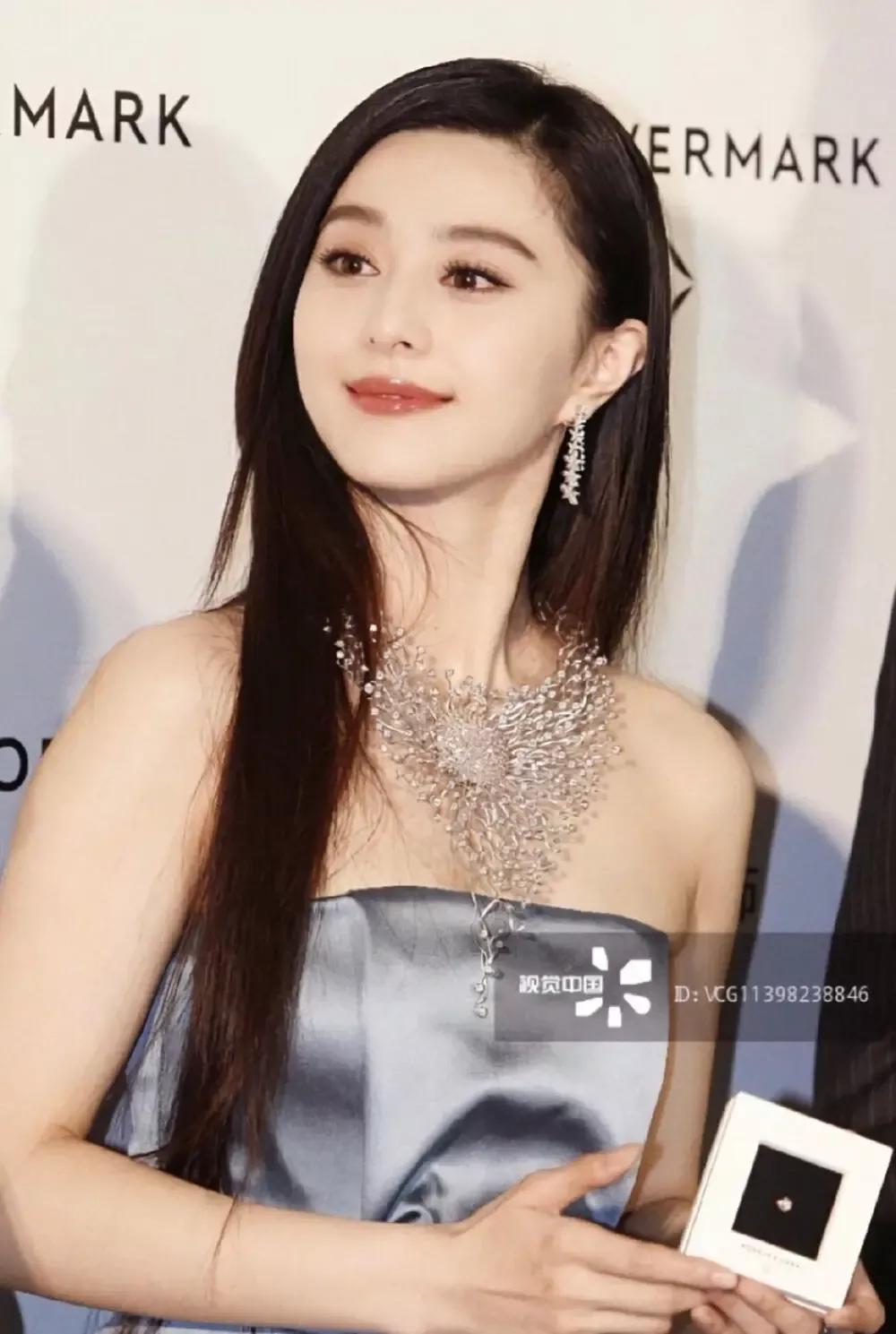 赵丽颖长的好看，但是在娱乐圈排不进前十