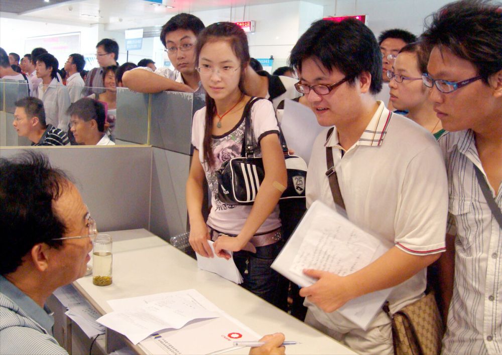 没钱、没背景、没人脉：农村出身的“三无”大学生如何翻身？