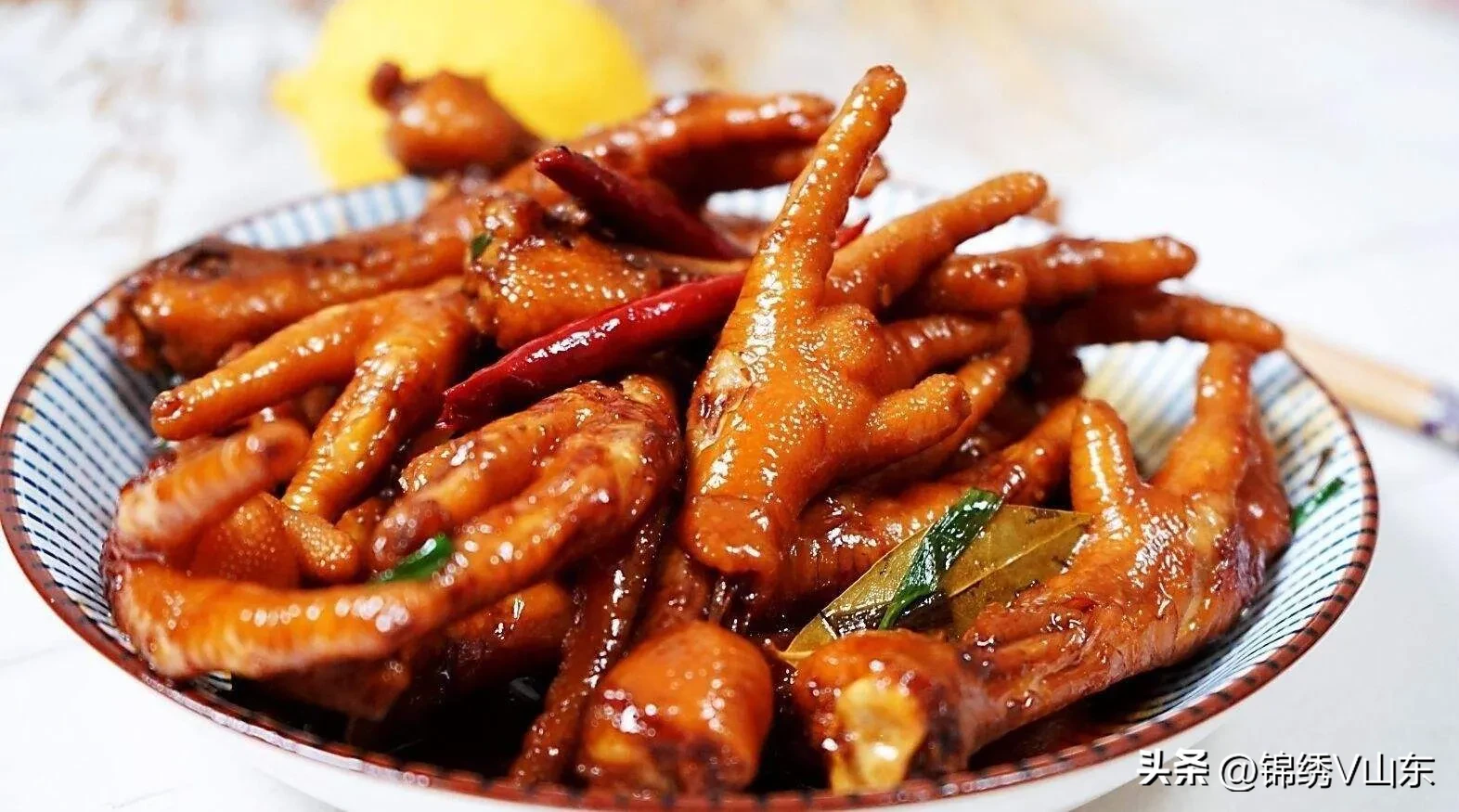 冬天了多吃三种美食延缓衰老(女性不想老太快，常吃10道美食，补血益气，延缓衰老)