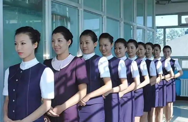 专科生求职连吃闭门羹，吐槽一堆证书不抵211学历，HR一语道破