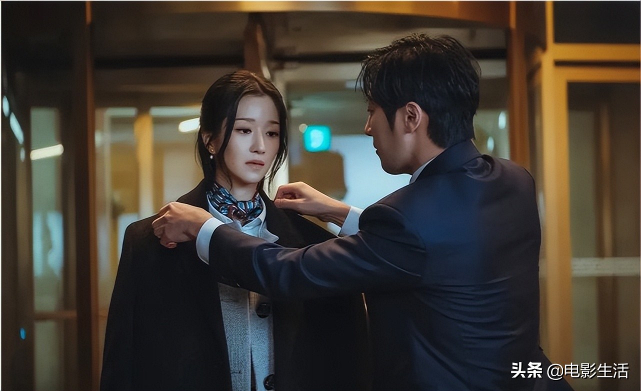 收视8%！《顶楼》后又一狗血神剧，疯批美人复仇，一集比一集刺激