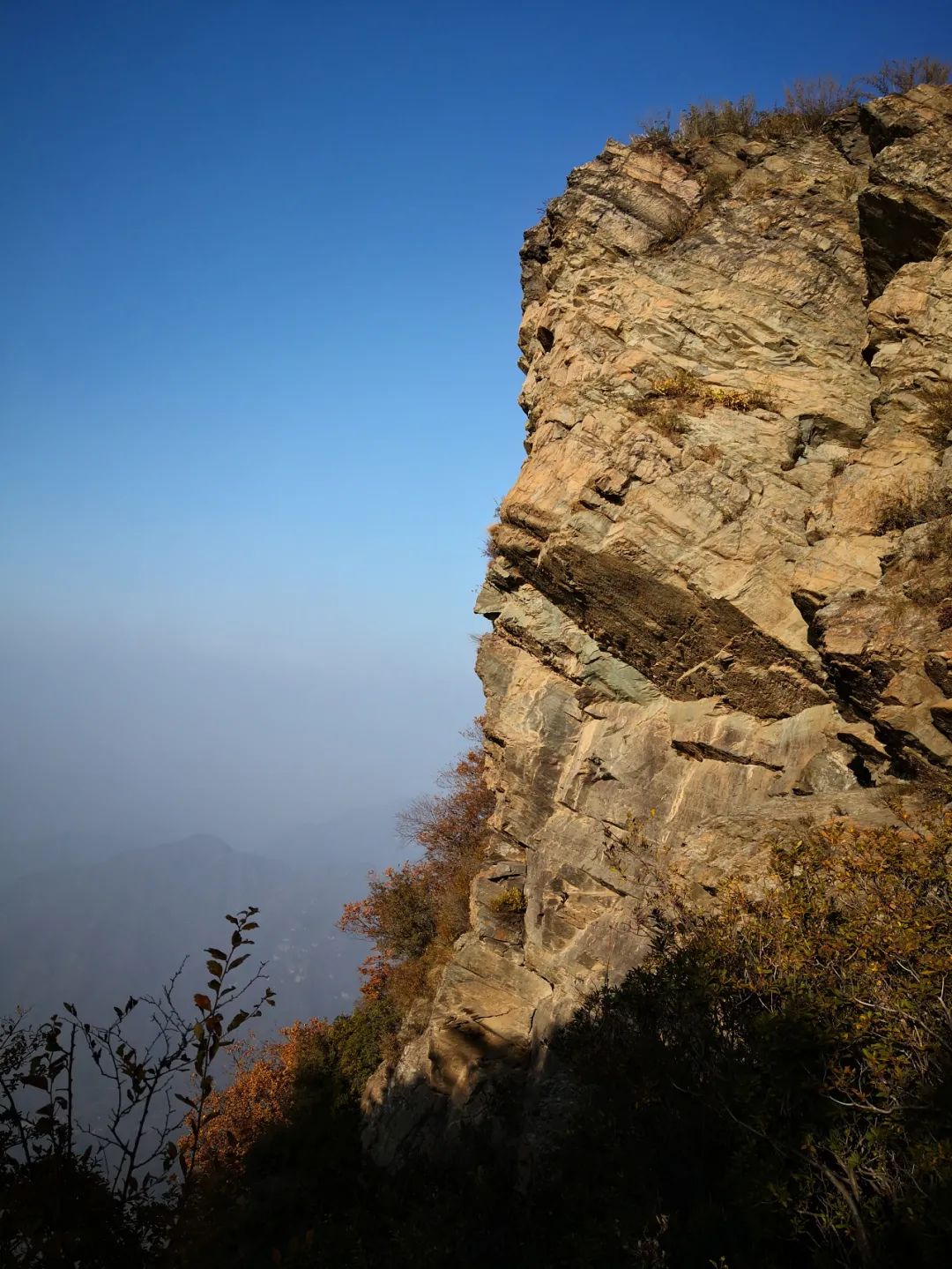 北京古代遗址 房山猫耳山顶之金陵行宫崇圣宫遗址