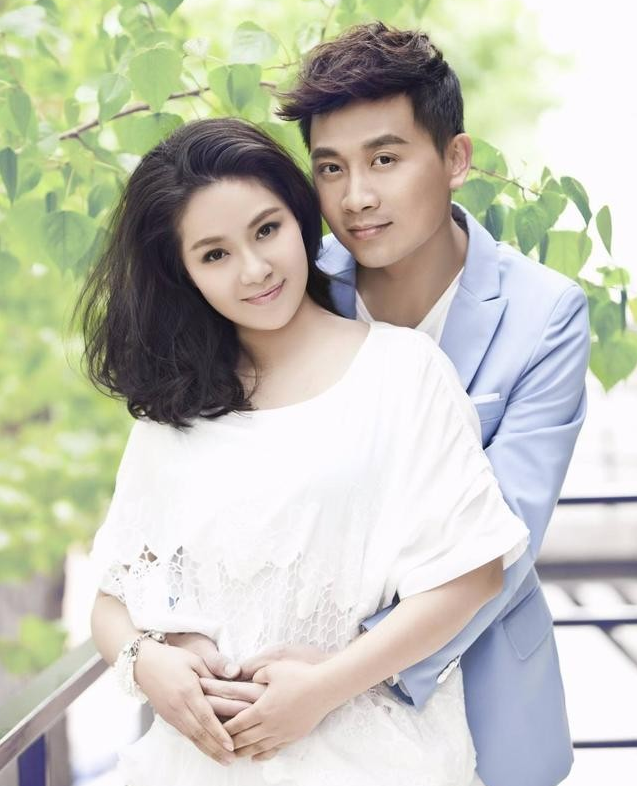 著名歌唱家王丽达的丈夫汤子星：乐做“妻管严”，妇唱夫随很幸福