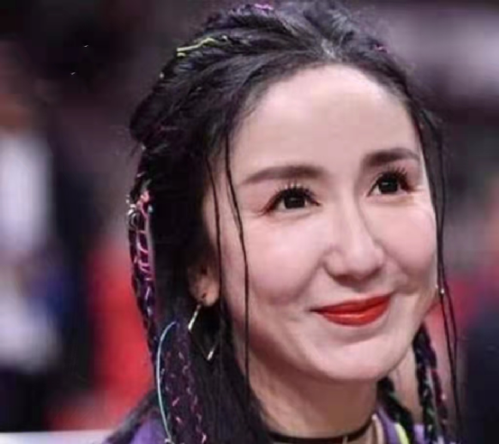 “畸形脸、电风扇脸”，10位整容过度的女星，有人直接命丧手术台