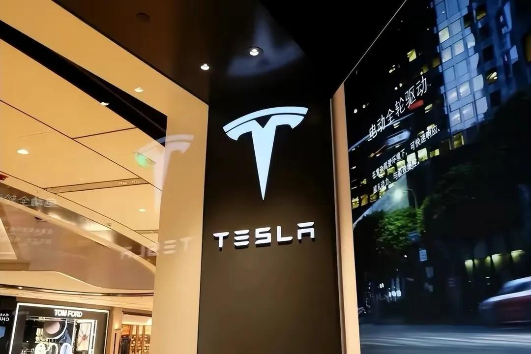 网传特斯拉Model3降到21万？博主称是假消息