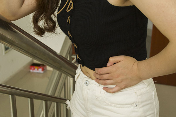 为什么很多女生肚子上有一条“黑线”？它有什么用？不懂别乱说