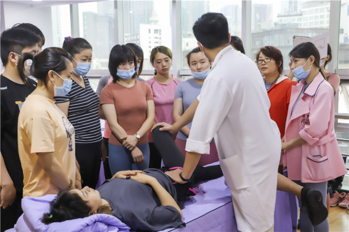 选择徒手整型培训学校时的评判标准有哪些？