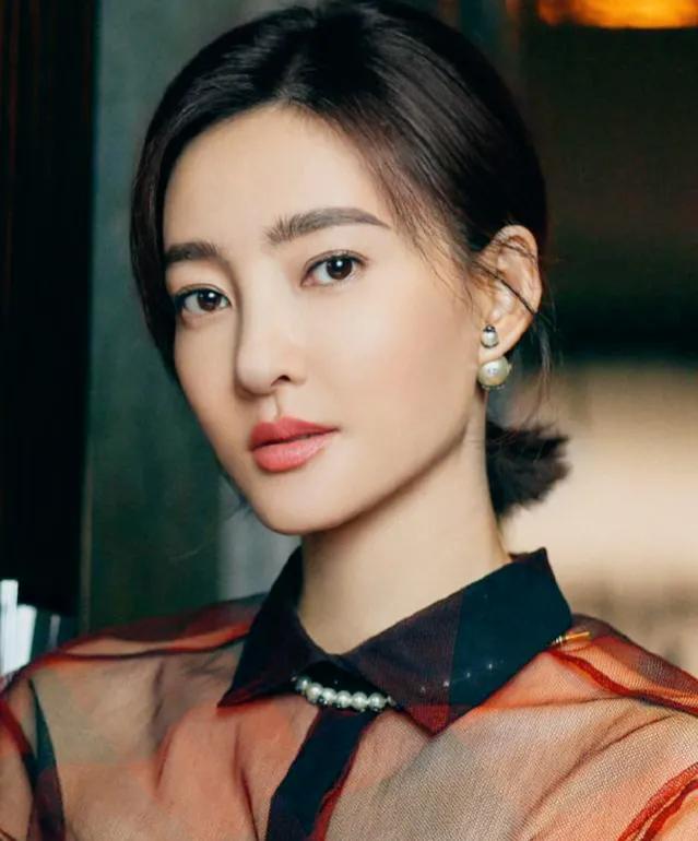 谁说女星素颜定翻车？这5位，不用化妆，素颜照常养眼，美如仙女