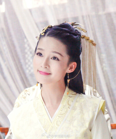 “疯批美人”别乱演，有人五官乱飞成真疯，有人病娇邪魅太撩人