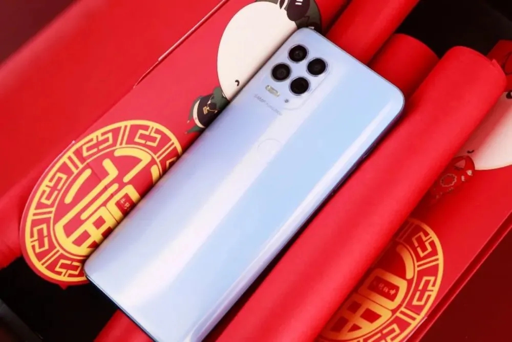 手机性价比前十榜单：Redmi独占4款，摩托罗拉第一