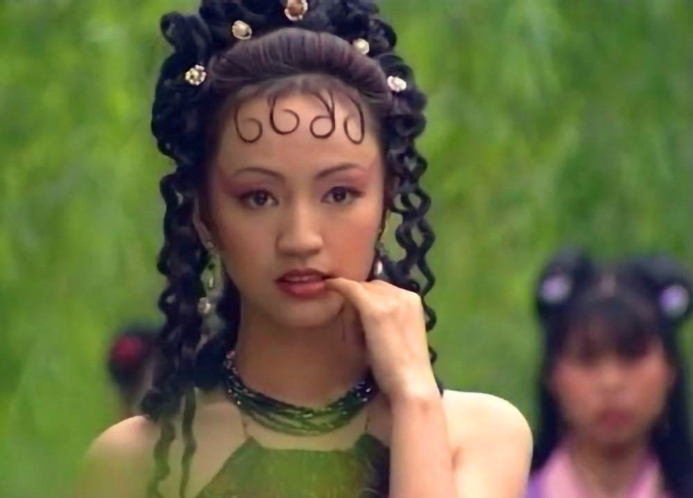 颜值说丢就丢，曾经一眼万年，今成路人大妈，这些女星好难认了