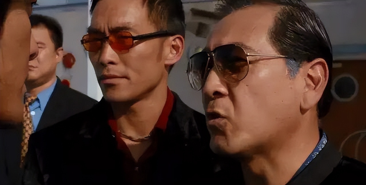 港片里“能够排进前五的黑老大”：周润发才第3，于荣光落选了