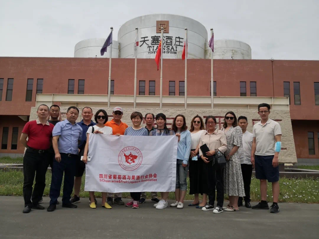 中国果酒市场规模有望十年突破千亿元 四川果酒业正向前