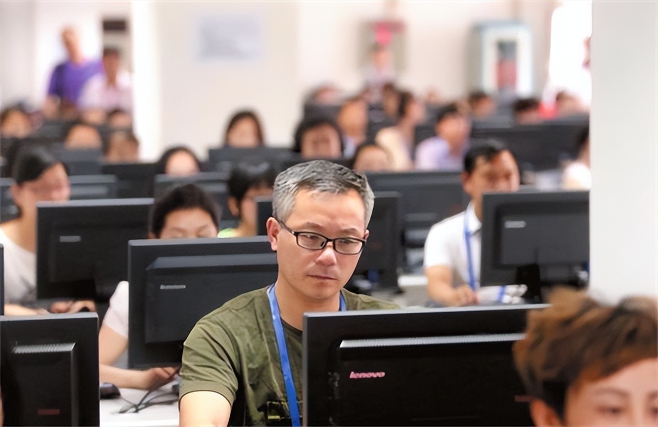 10年江苏考生写755字作文：30字阅卷老师不识，拒绝北大入学东大