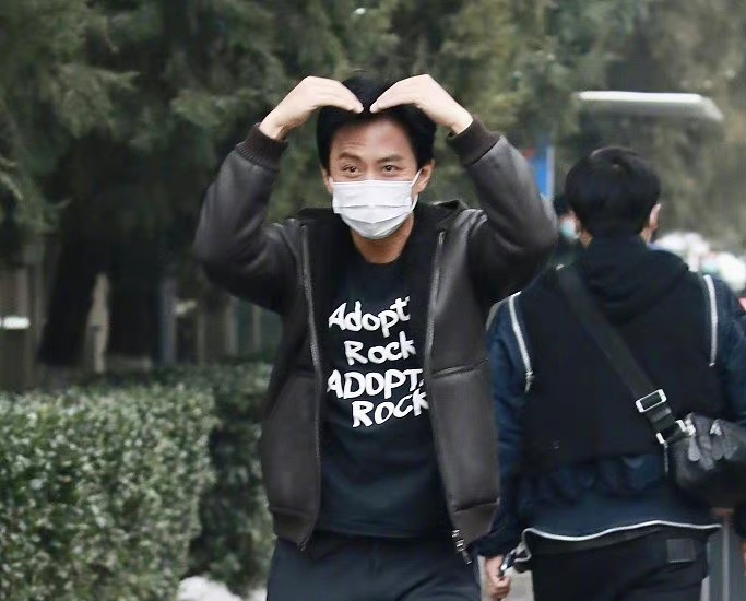 没一点优待，明星犯错照样抓！回顾2021年被抓的8位，有的不止1次