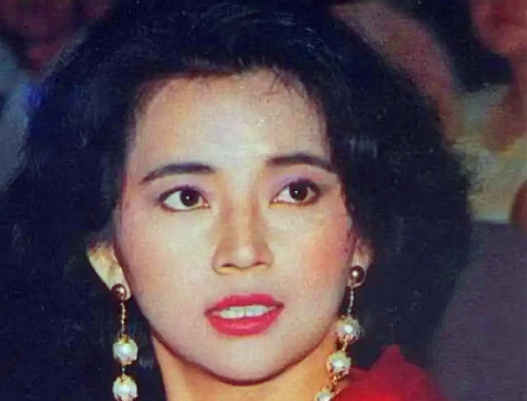 颜值说丢就丢，曾经一眼万年，今成路人大妈，这些女星好难认了