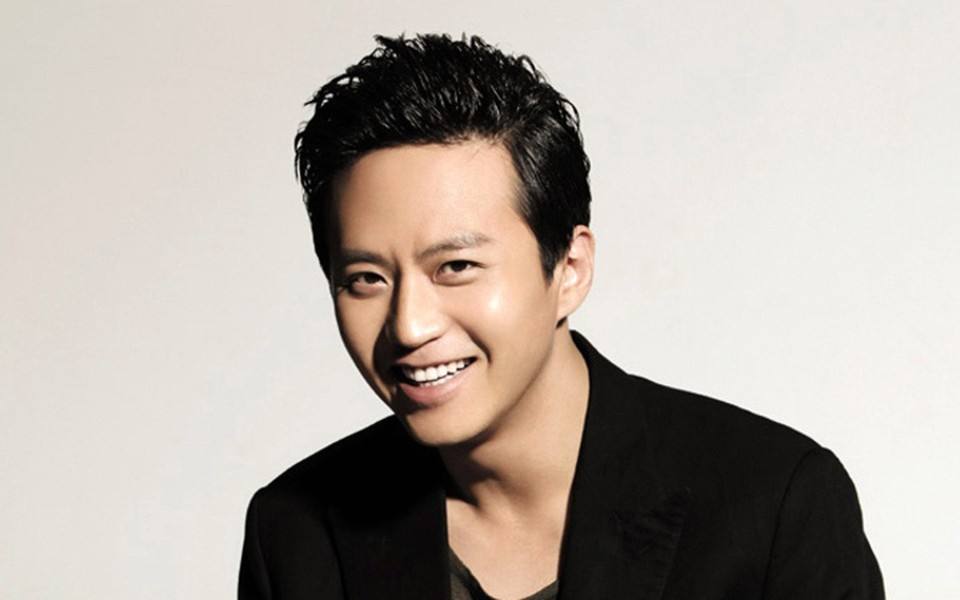 中国国家话剧院拟聘易烊千玺，为何明星热衷考编？