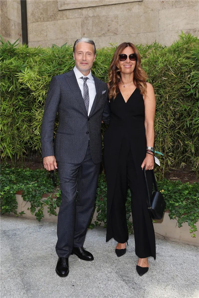 今日份舔屏！麦子叔出席米兰时装周街拍，气场绝了