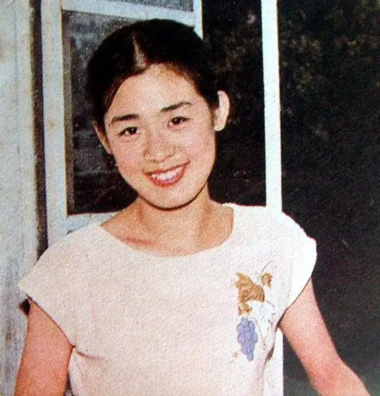 演员丛珊：嫁法国人惨淡离婚，带着儿子再婚嫁导演终获幸福