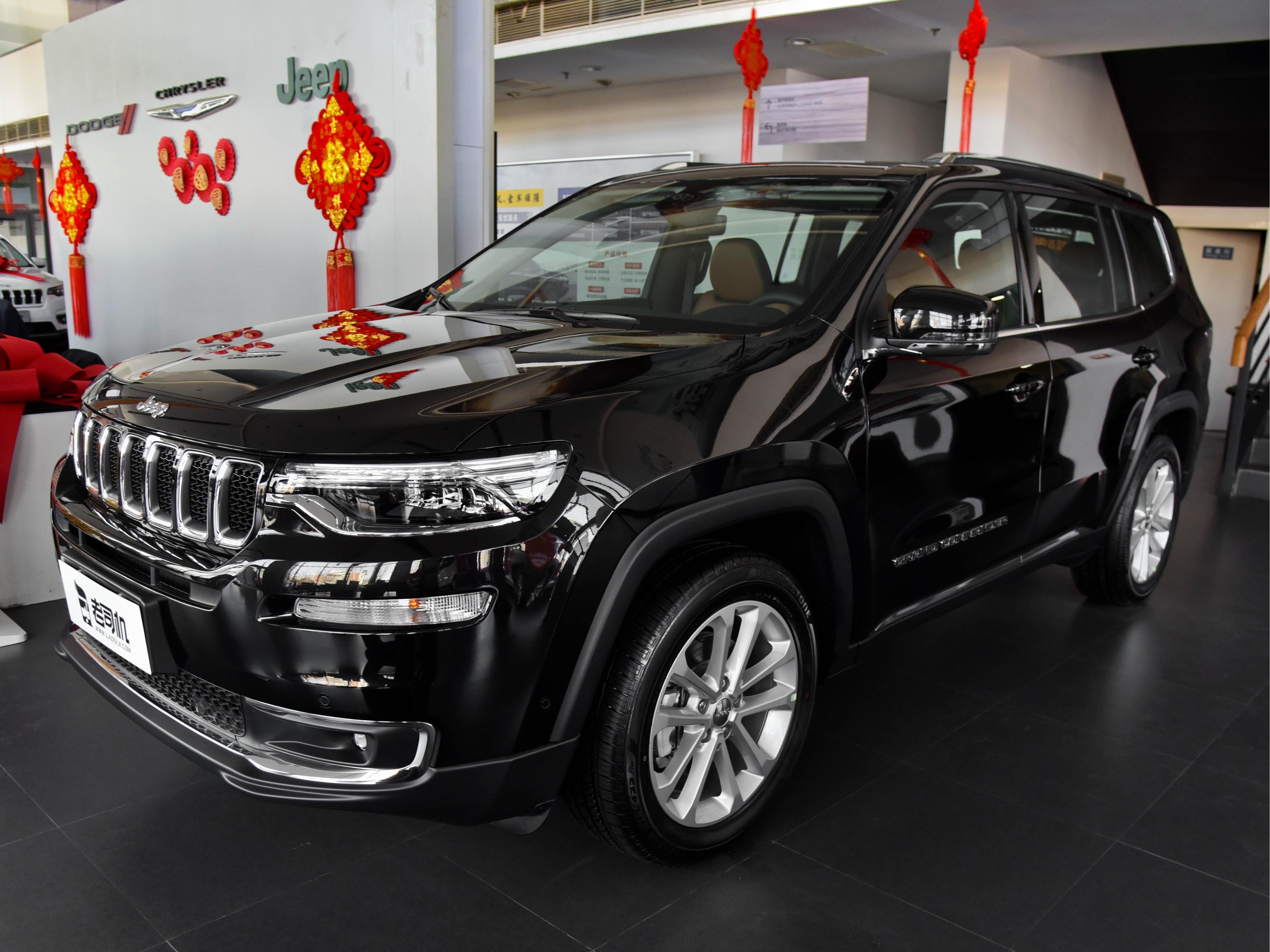 同价位比途观l更大更男人,带7座的合资suv,实拍jeep大指挥官