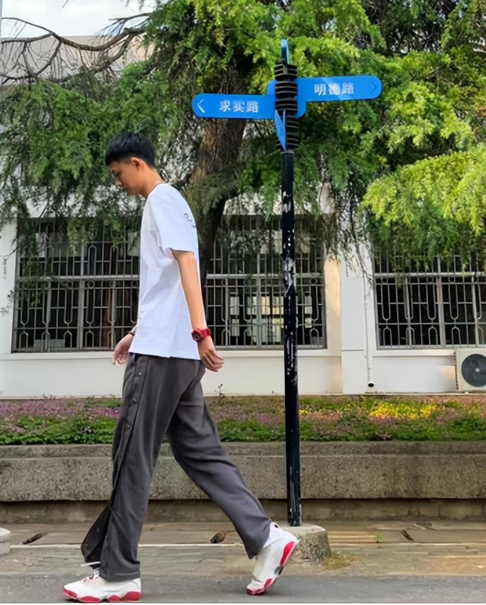 湖北“最铁”6兄弟：来自同校同宿舍，现上岸名校，签约世界500强