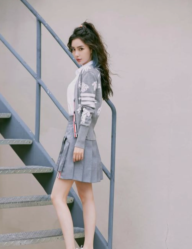 杨颖：邻家女孩的样子很美的