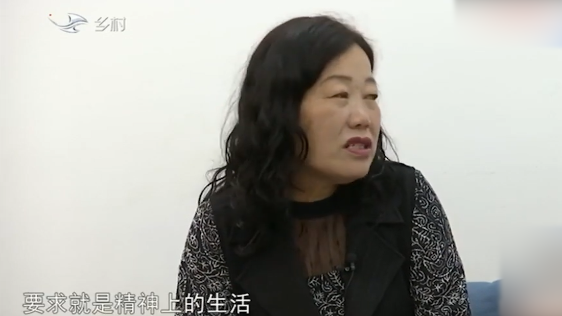 53岁大妈相亲，怕被大爷染上啥病，非要分房睡，大爷：那要你干啥