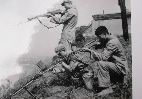 中国为什么要严令禁枪？从全民持枪到全国禁枪，枪支管控的那些事