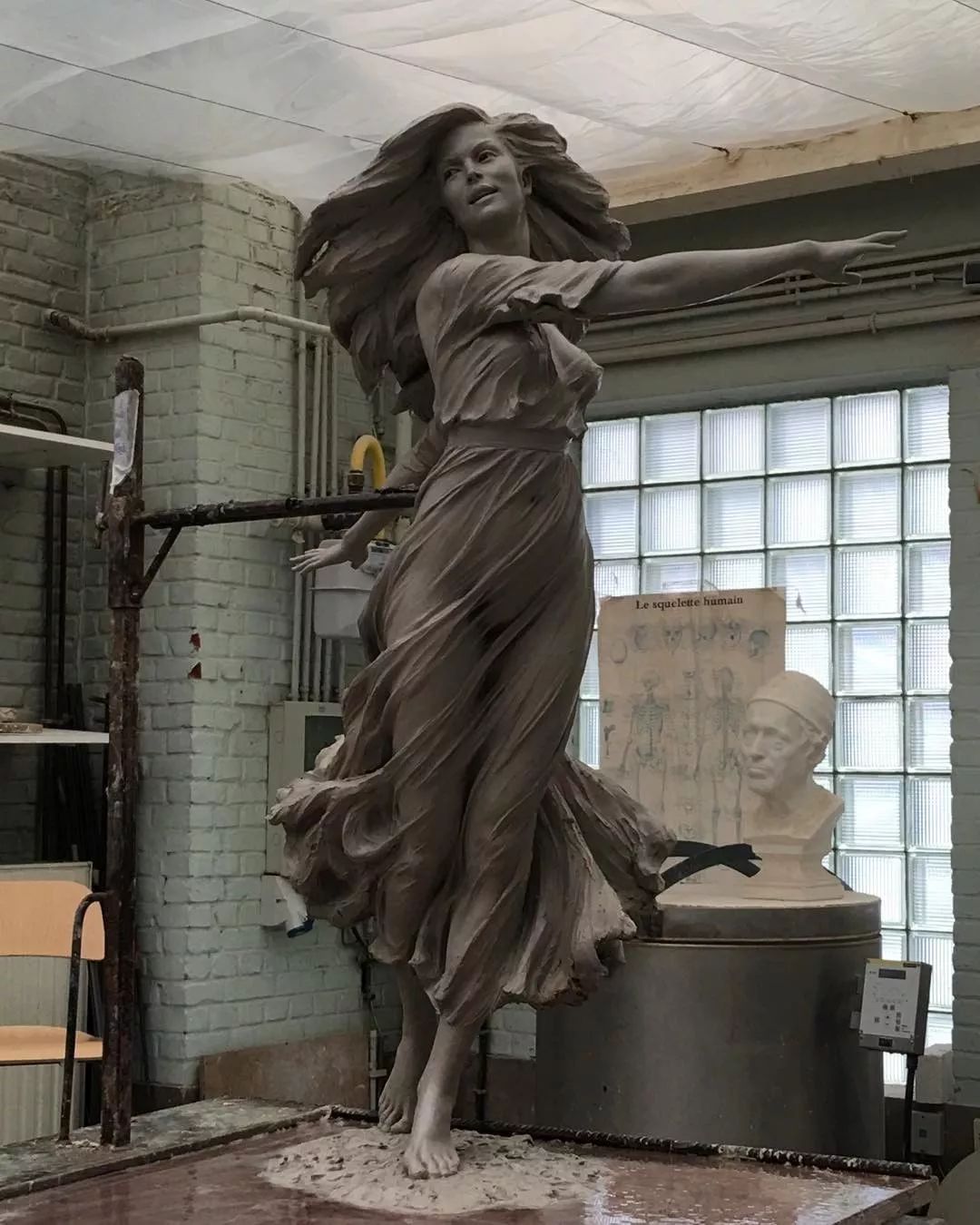 央美才女创作的人体雕塑，性感得很清纯，细节中却藏着魔鬼