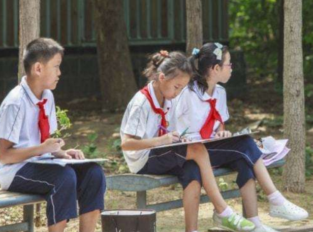 寒假里，学霸家长给小学生制定的“作息时间表”走红，安排很合理