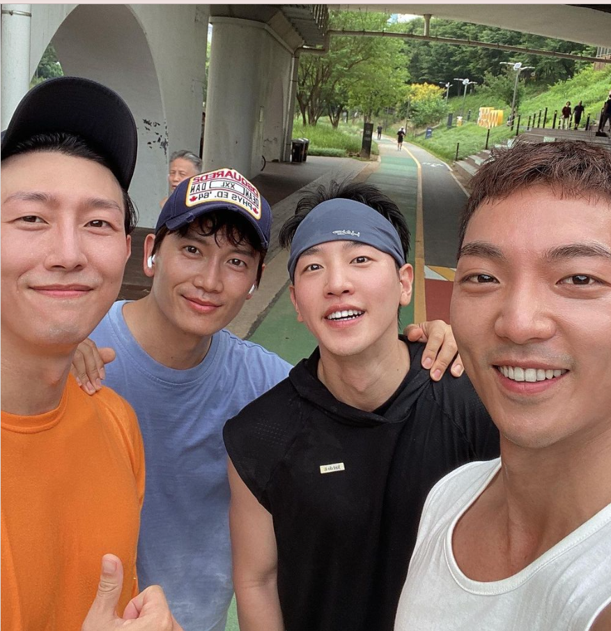 池晟新剧《Adamas》开播在即！下了戏的他分享女儿的画作