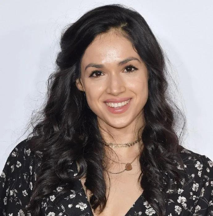 #今日头条热搜点#这两位元老主演威廉和乔雅宣布退出演员场合