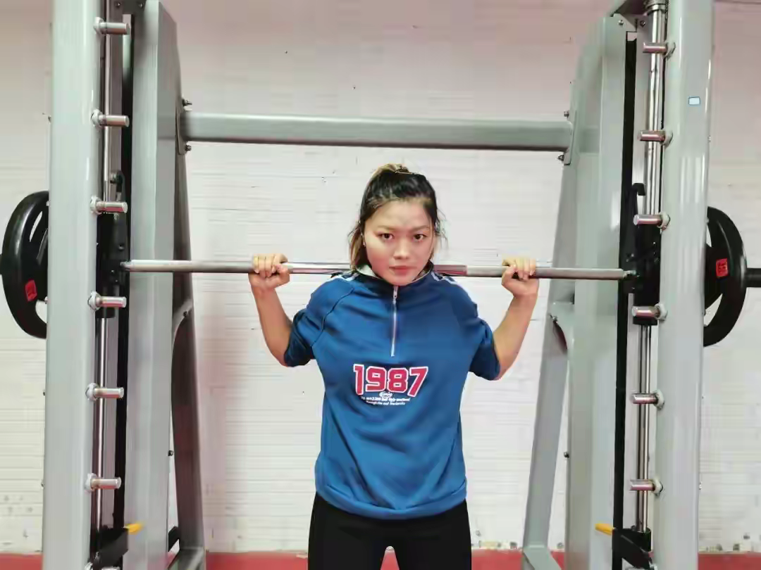 四川00后女生，大学毕业后当保镖，如今22岁年入百万，凭啥