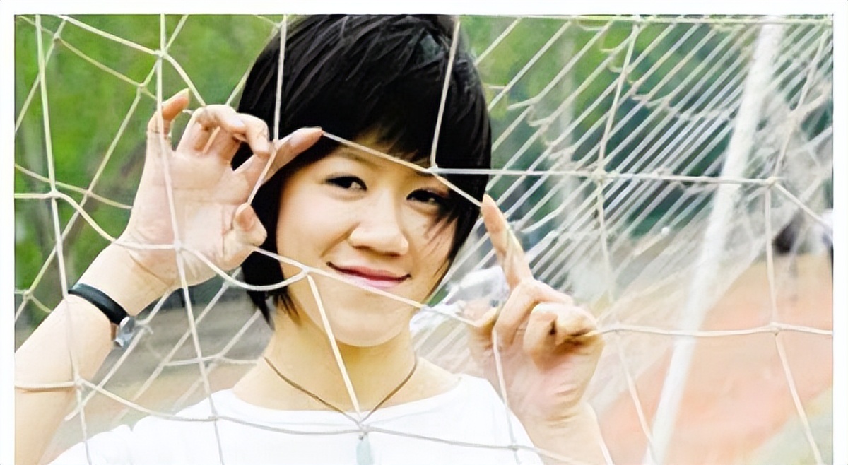 17年前，与瘫痪父亲相依为命、高考763分的广西女孩，后来如何？