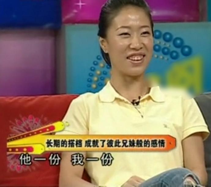 赵宏博求婚(携手夺冬奥首枚双人花滑金牌，又生一个天才女儿，申雪赵宏博真甜)