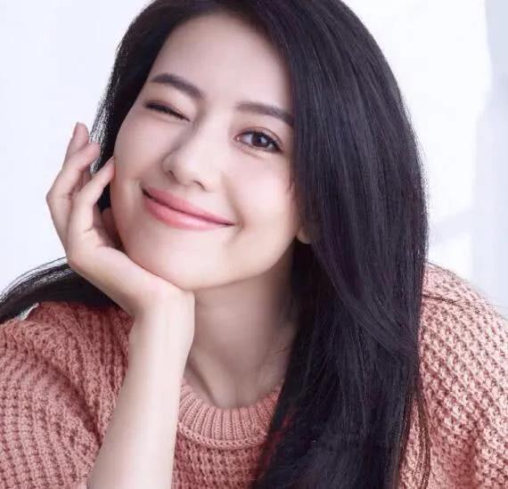 难怪高圆圆被称为国民女神，看到她少女时期旧照，美得有些过分