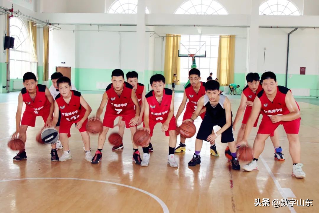 萊西市濟(jì)南路中學(xué)“三讓”系列活動(dòng)(圖21) 萊西市濟(jì)南路中學(xué)“三讓”系列活動(dòng)(圖21)