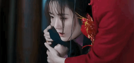 赵丽颖主演的《幸福到万家》昨天开播：第一集“婚闹”就气到牙崩