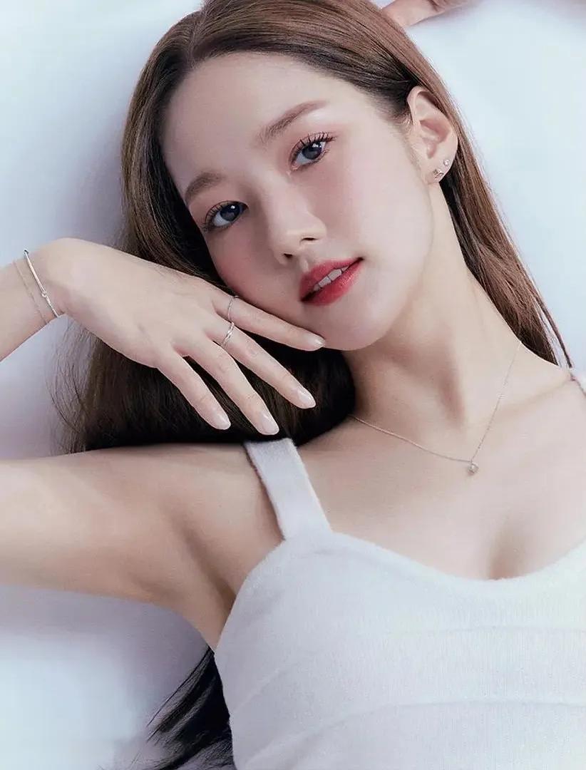 朴敏英：神仙颜值，时尚又仙美