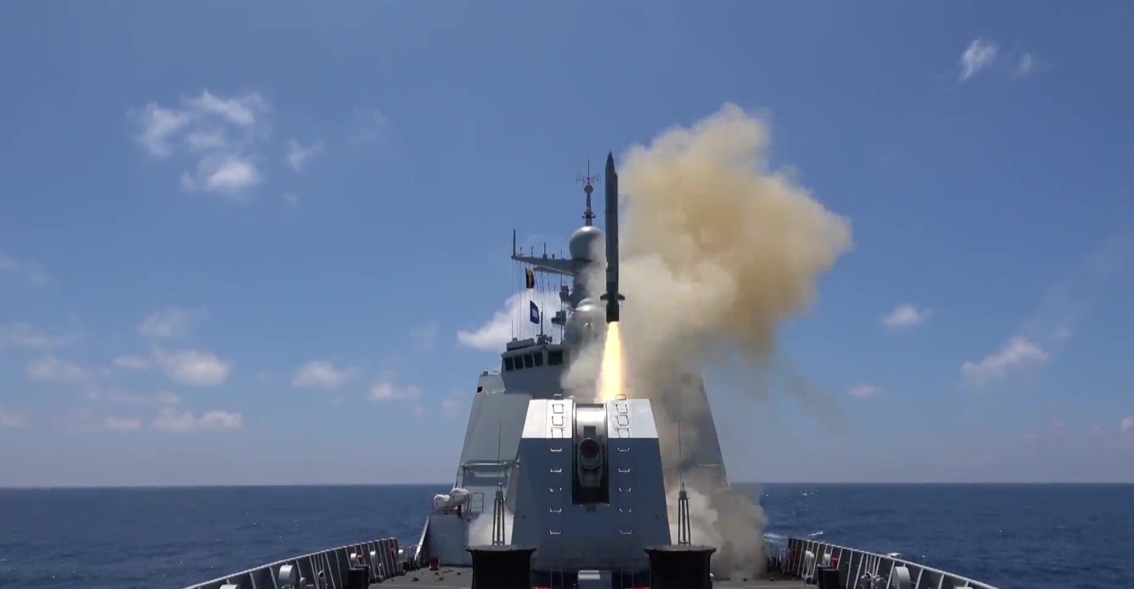 �й�ȫ�ܻ�����054B�س�������ȫ���ƽ������ˣ�һ���ĵ�ָ�տɴ�