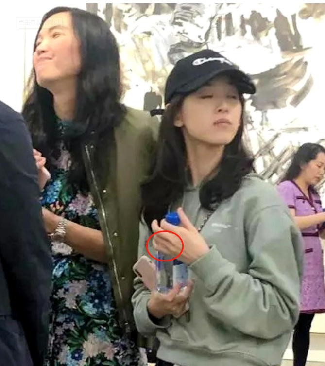 刘强东事件第3年，奶茶妹妹章泽天的机智，让人瞠目结舌