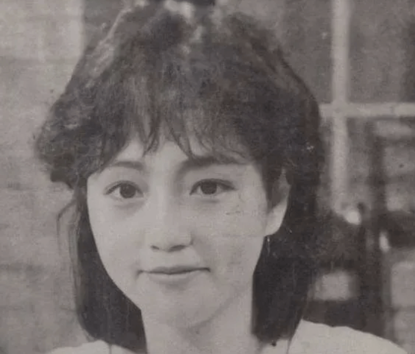 “呲牙咧嘴”别演回眸笑！有人回头一眼万年，有人我想给她按回去